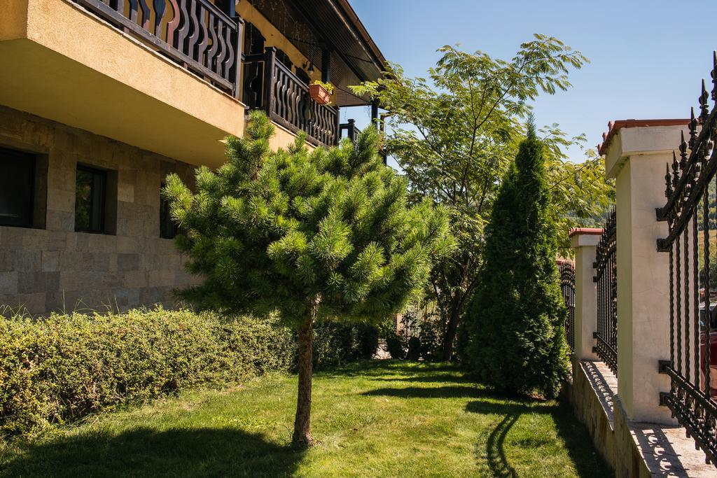 Chiflika Family Hotel Асеновград Экстерьер фото